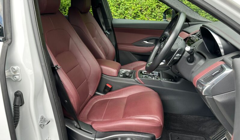 Jaguar E-pace 1.5 P300e 12.17kWh R-Dynamic SE Auto AWD Euro 6 (s/s) 5dr full