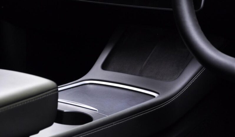 Tesla Model Y (Dual Motor) Long Range Auto 4WDE full