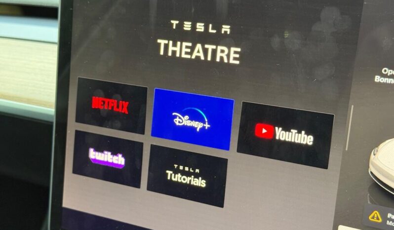 Tesla Model Y (Dual Motor) Long Range Auto 4WDE full