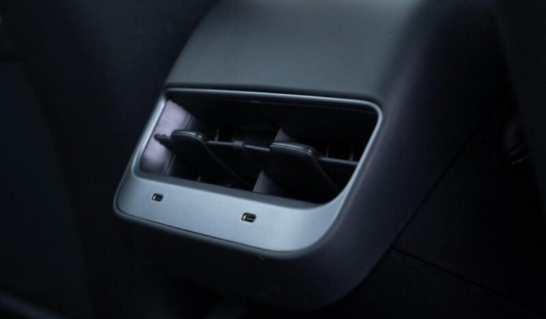 Tesla Model Y (Dual Motor) Long Range Auto 4WDE full
