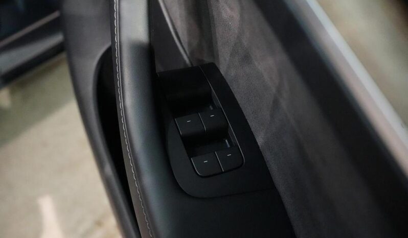 Tesla Model Y (Dual Motor) Long Range Auto 4WDE full