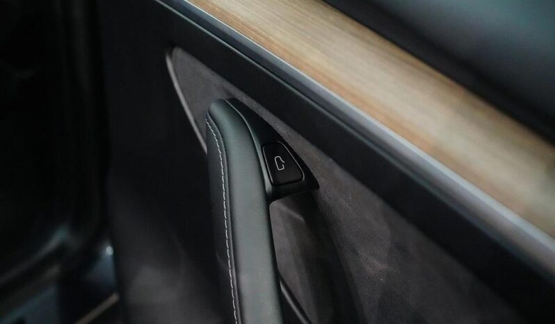 Tesla Model Y (Dual Motor) Long Range Auto 4WDE full