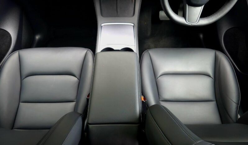 Tesla Model Y Auto RWD 5dr full