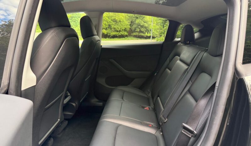 Tesla Model Y Auto RWD 5dr full
