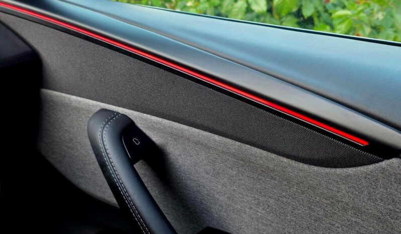 Tesla Model Y 84.7kWh Long Range Auto RWD full