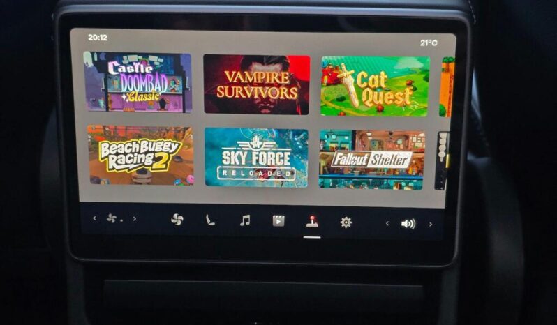 Tesla Model Y 84.7kWh Long Range Auto RWD full