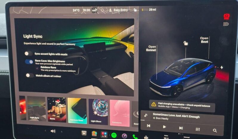 Tesla Model Y 84.7kWh Long Range Auto RWD full