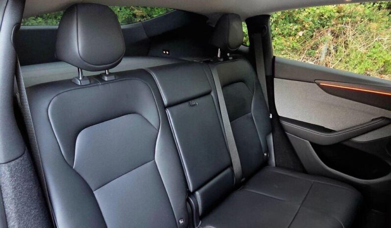 Tesla Model Y 84.7kWh Long Range Auto RWD full