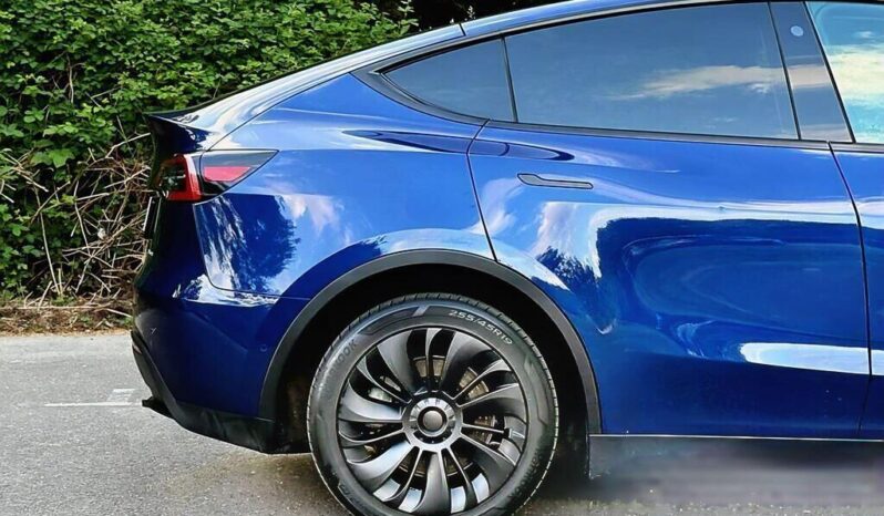 esla Model Y (Dual Motor) Long Range Auto 4WDE —-CAR REG NUMBER  LD24 UNV— full